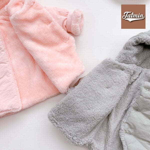 Tatmin brings you Winter Velvet Warm Baby Jacket Long Sleeve Hooded Baby Jacket. This Jacket is made of 100% Cotton.